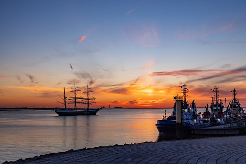 Alexander von Humboldt II passing by | by Photomotiv Jäger