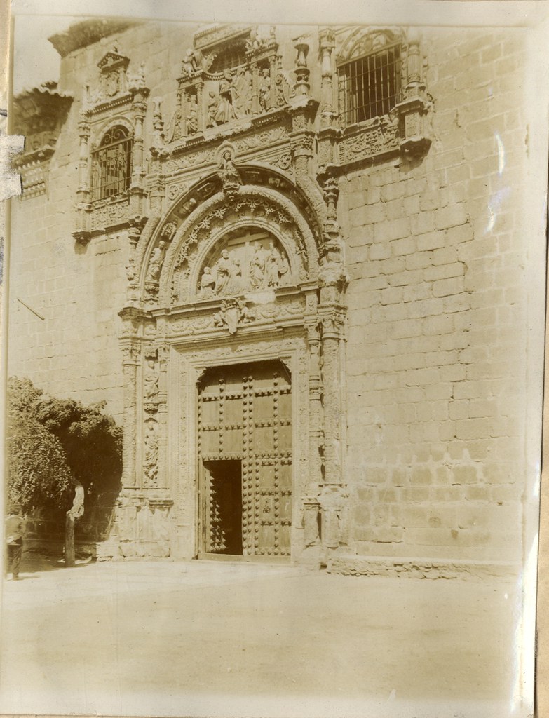 Hospital de Santa Cruz a comienzos del siglo XX. Álbum personal del militar Fermín García Selva. Archivo Municipal de Toledo