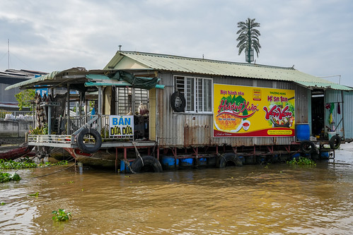 Floating Food Shop at the Mekong Delta in Vietnam | by wilfriedstrang65