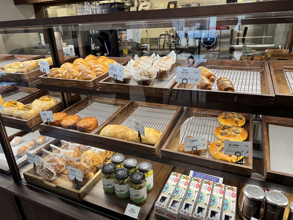 Pres de moi bakery.
