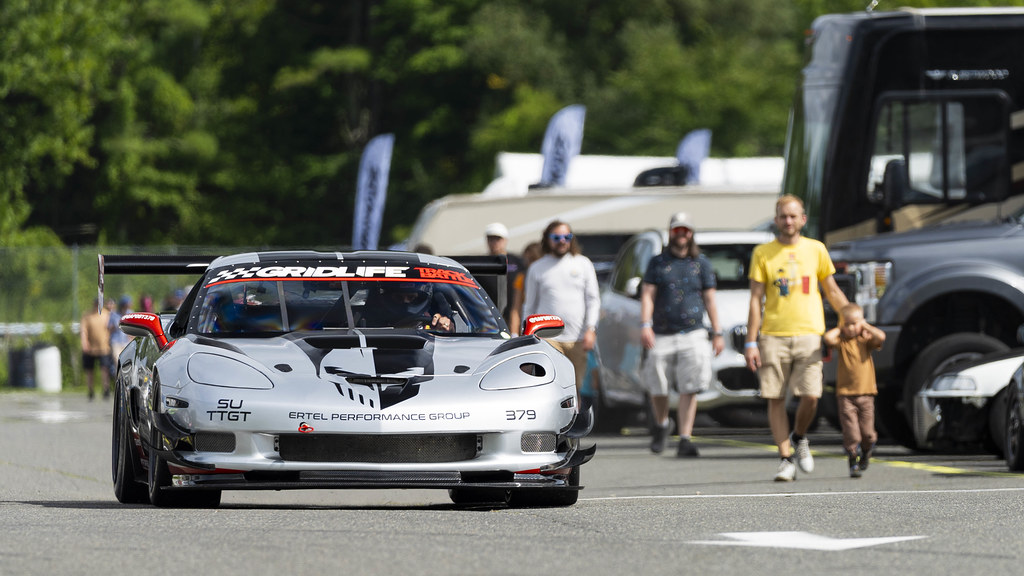 Loud Corvette