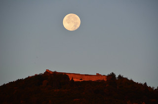 Flickr photo: Le Château du Hohlandbourg à la pleine lune  -  Hohlandsbourg castel at the full moon