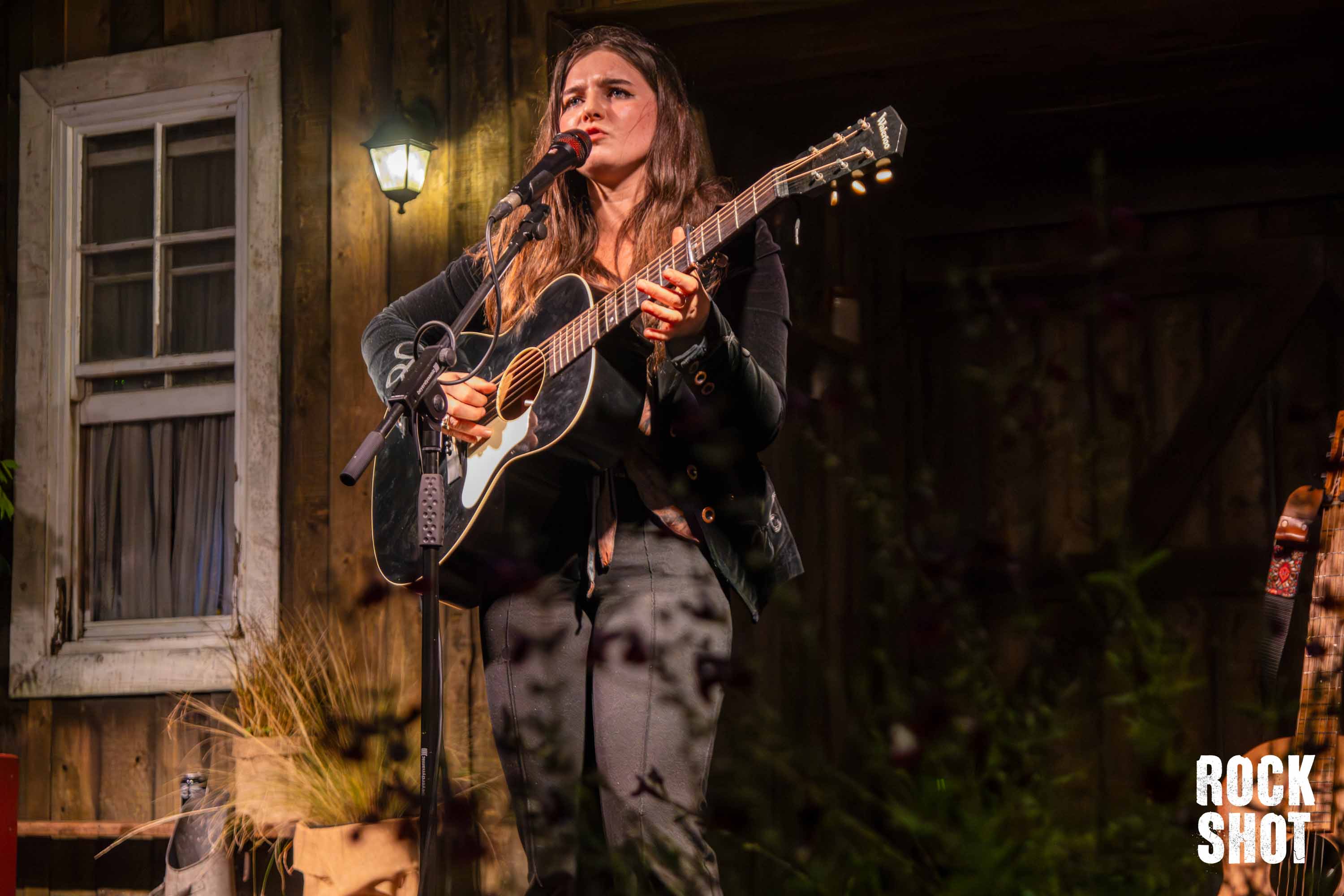 Muireann Bradley @ The Long Road Festival 2026  (Henry Finnegan / @finneganfoto)
