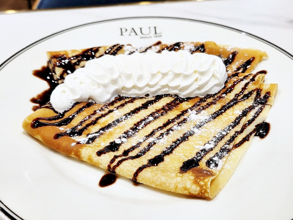 Crêpe Au Chocolat Et Chantilly / Chocolate And Whipped Cream Crêpe