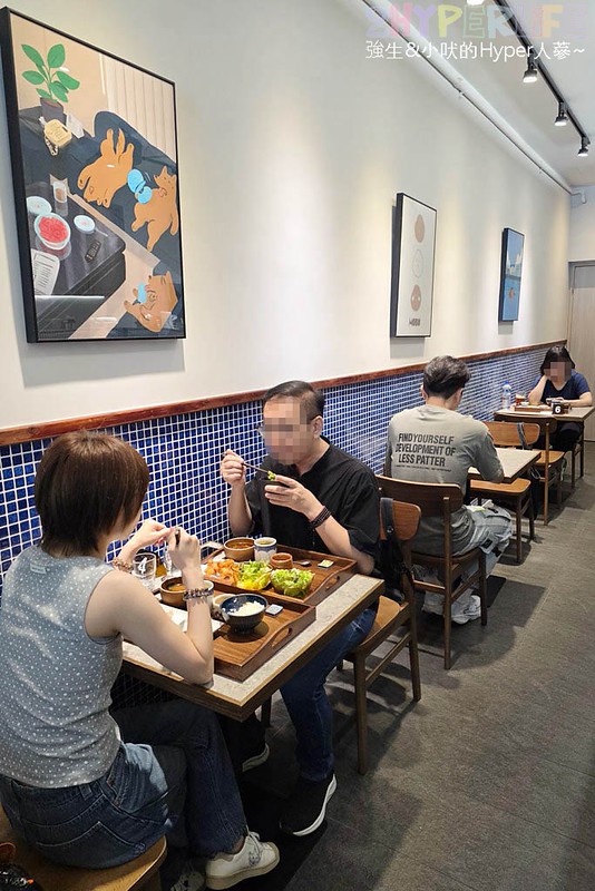 MOBU CAFE│人氣甜點工作室有實體店啦，台中北區讓人驚艷的千層和戚風蛋糕！午餐時段也有日式定食可享用～ @強生與小吠的Hyper人蔘~