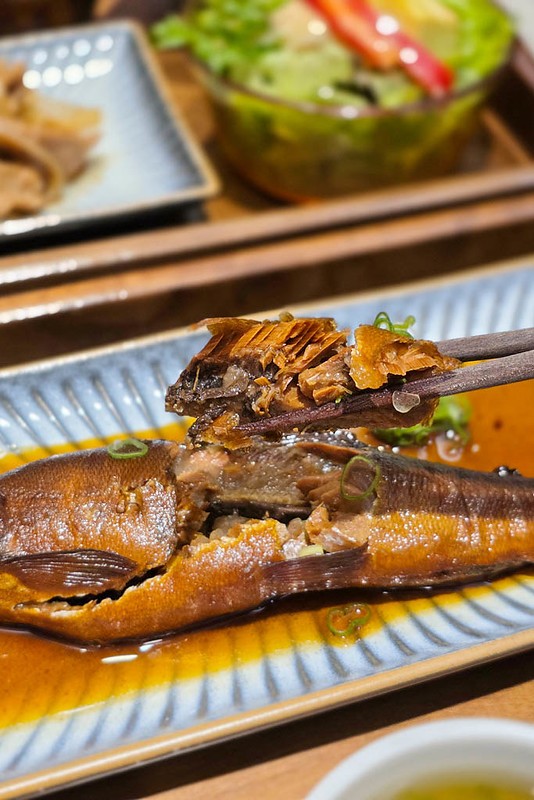MOBU CAFE│人氣甜點工作室有實體店啦，台中北區讓人驚艷的千層和戚風蛋糕！午餐時段也有日式定食可享用～ @強生與小吠的Hyper人蔘~