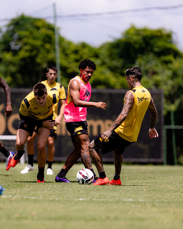 Jogadores do Sport Club do Recife participam de treinamento com o comando do Técnico Mariano Soso no CT do Sport, em Recife (PE), nesta segunda-feira, 14 de Setembro de 2026, como parte da preparação da equipe para a partida contra a CRB, válida pela 28ª rodada do Campeonato Brasileiro da Série B. Foto: Paulo Paiva / Sport Club do Recife. Treino CT Sport | 14/07/2026