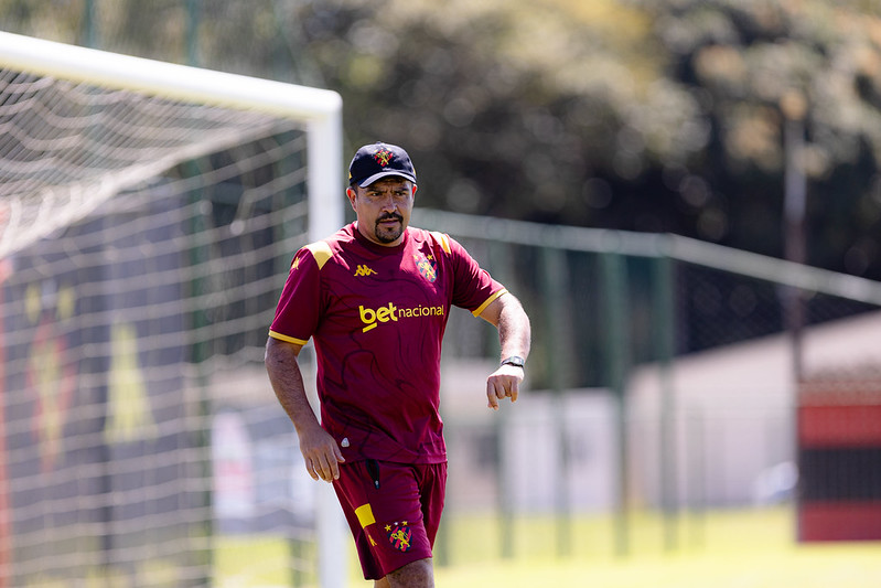 Jogadores do Sport Club do Recife participam de treinamento com o comando do Técnico Mariano Soso no CT do Sport, em Recife (PE), nesta segunda-feira, 14 de Setembro de 2026, como parte da preparação da equipe para a partida contra a CRB, válida pela 28ª rodada do Campeonato Brasileiro da Série B. Foto: Paulo Paiva / Sport Club do Recife. Treino CT Sport | 14/07/2026