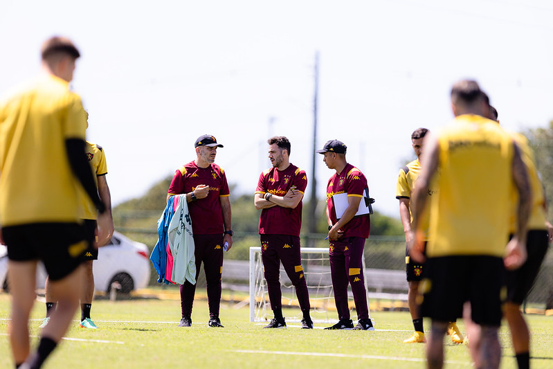 Jogadores do Sport Club do Recife participam de treinamento com o comando do Técnico Mariano Soso no CT do Sport, em Recife (PE), nesta segunda-feira, 14 de Setembro de 2026, como parte da preparação da equipe para a partida contra a CRB, válida pela 28ª rodada do Campeonato Brasileiro da Série B. Foto: Paulo Paiva / Sport Club do Recife. Treino CT Sport | 14/07/2026