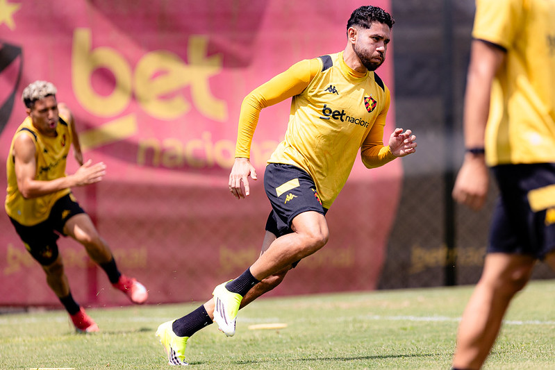 Jogadores do Sport Club do Recife participam de treinamento com o comando do Técnico Mariano Soso no CT do Sport, em Recife (PE), nesta segunda-feira, 14 de Setembro de 2026, como parte da preparação da equipe para a partida contra a CRB, válida pela 28ª rodada do Campeonato Brasileiro da Série B. Foto: Paulo Paiva / Sport Club do Recife. Treino CT Sport | 14/07/2026