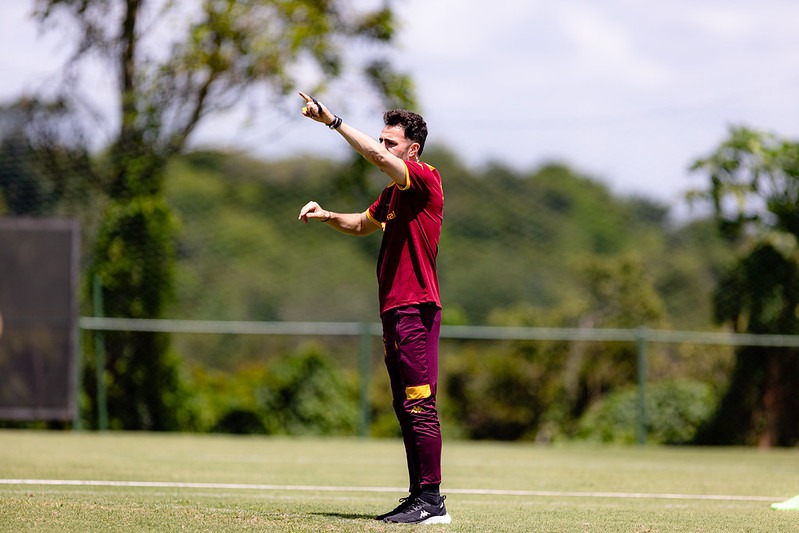 Jogadores do Sport Club do Recife participam de treinamento com o comando do Técnico Mariano Soso no CT do Sport, em Recife (PE), nesta segunda-feira, 14 de Setembro de 2026, como parte da preparação da equipe para a partida contra a CRB, válida pela 28ª rodada do Campeonato Brasileiro da Série B. Foto: Paulo Paiva / Sport Club do Recife. Treino CT Sport | 14/07/2026