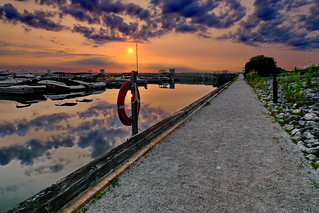 Flickr photo: morning walk (xplr)
