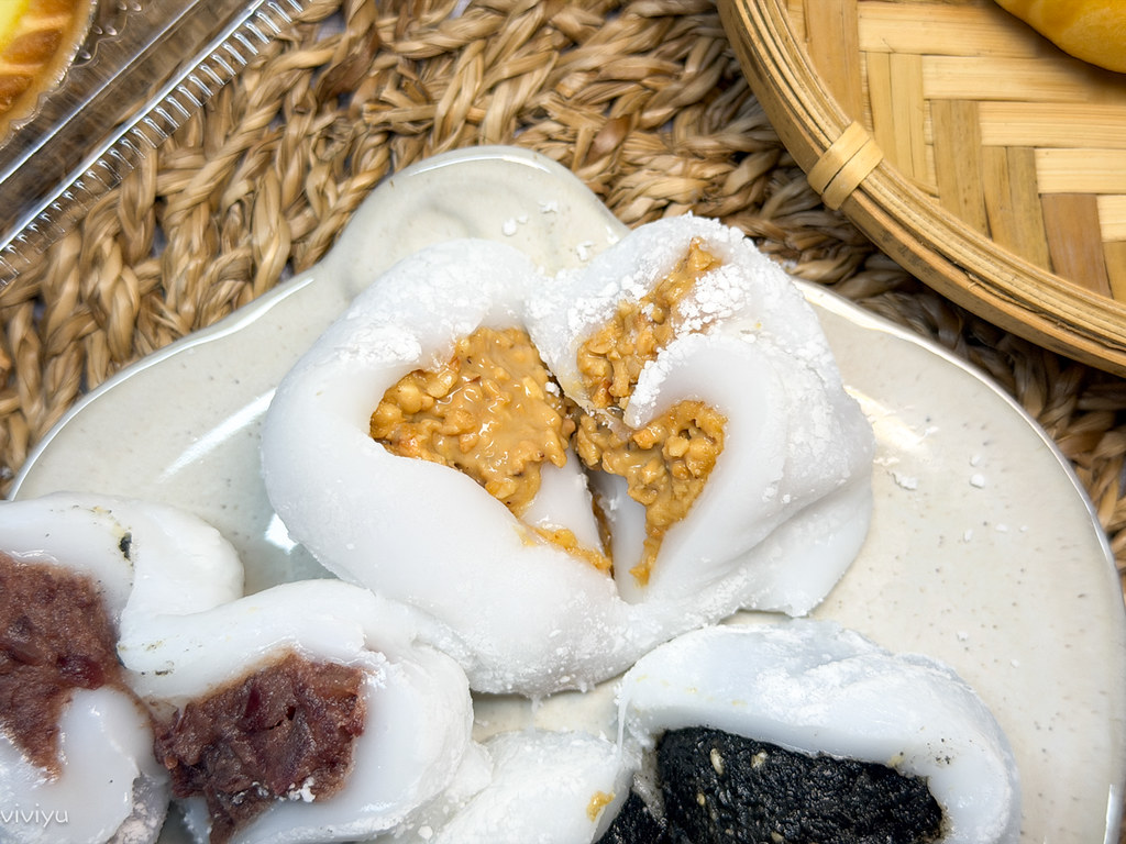 [台北萬華]太和餅舖|飄香80年四代傳承的古早味糕餅~必吃麻糬與超狂Q彈麻糬蛋黃酥 @VIVIYU小世界
