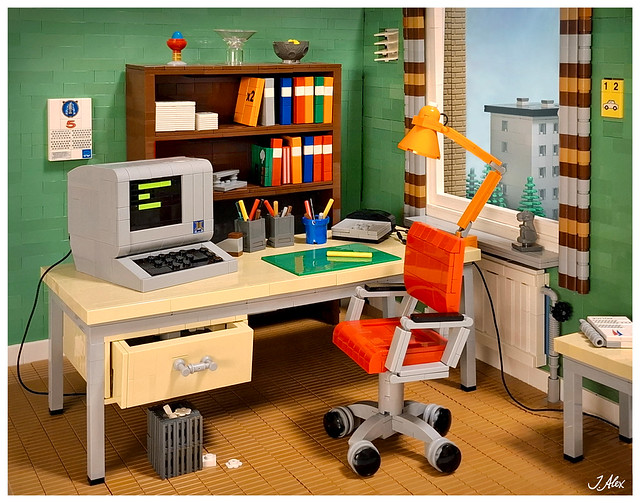 Welcome back to the king of 70s LEGO decor!