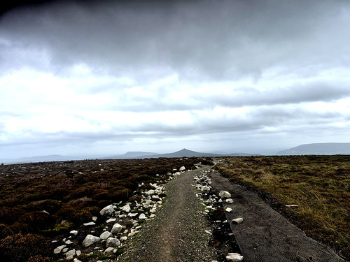 Sugar Loaf and Skyrrid Fawr from Pen Cerrig Calch. (threejumps)