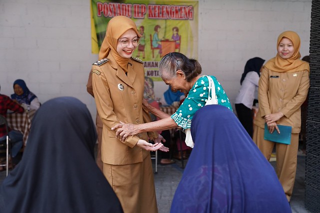Usai Apel di Kaliombo, Mbak Wali kota kediri vinanda Mendadak Tinjau Posyandu ILP dan Sapa Warga