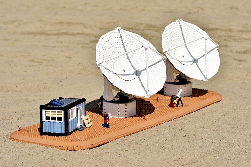 Motorised LEGO radio-telescope observatory build by Jan Woznica.