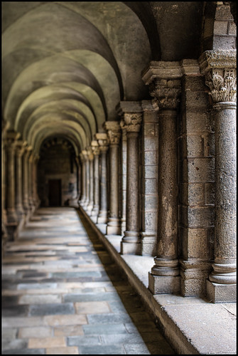 Velay roman: le cloître de la cathédrale du Puy