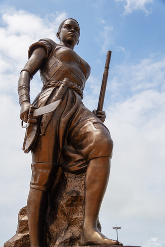 Amazone statue in Cotonou