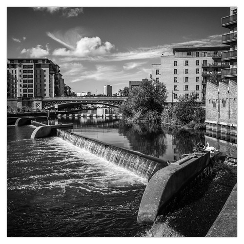 Weir.