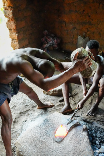 Blacksmiths at work in Tsaré