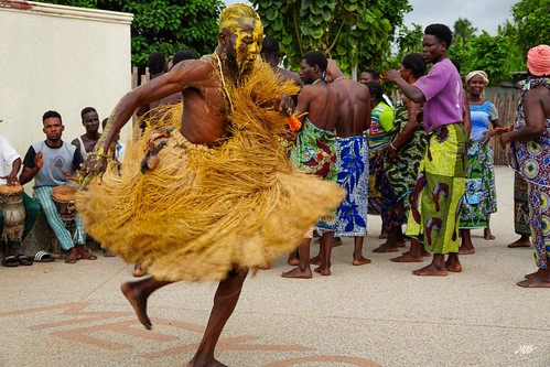 Kokou dancer in raffia