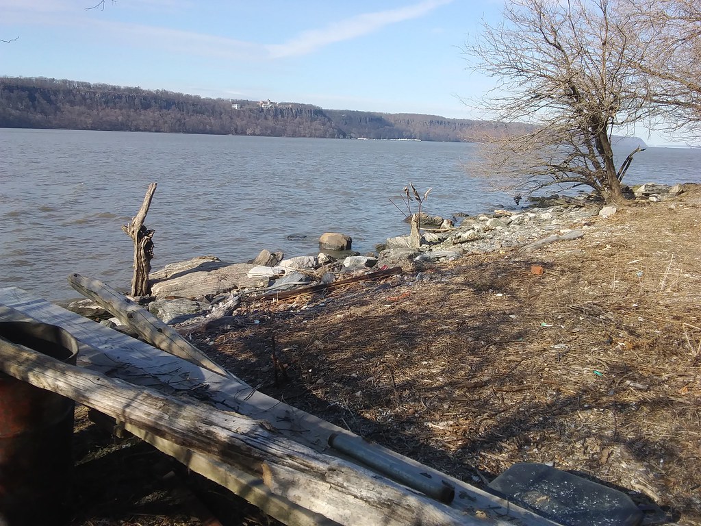 Shore Trail (white)