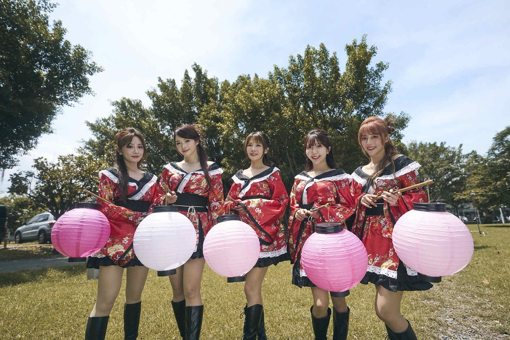 樂天女孩2026年度單曲MV《緋紅之夜》魅惑登場!9月19、20日「辣酷甜趴」解鎖日系百鬼風 6 樂天桃猿 2026-06