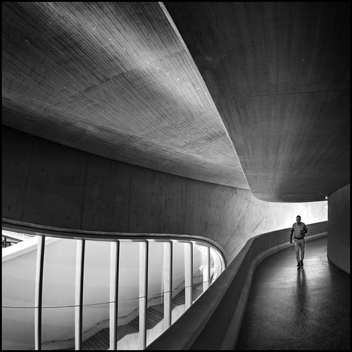 Spain - Valencia - City of Arts and Sciences - Palau de les Arts Reina Sofía - Concrete curves_mono_DSC0131_sq