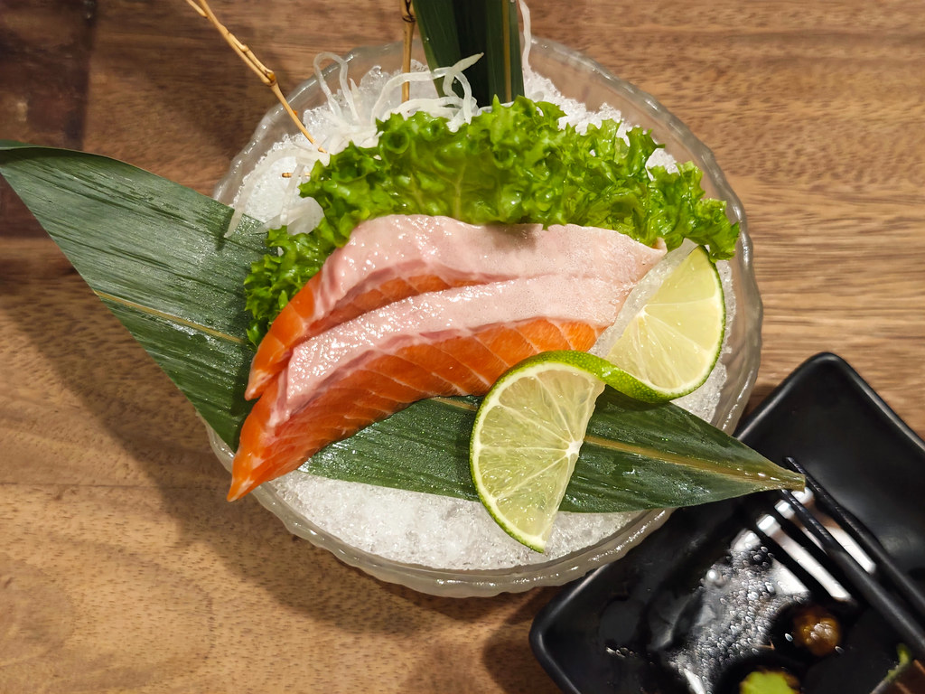 加點鮭魚刺身 Add-on Salmon Sashimi rm$6 @ 新壽司 Shin Zushi USJ10