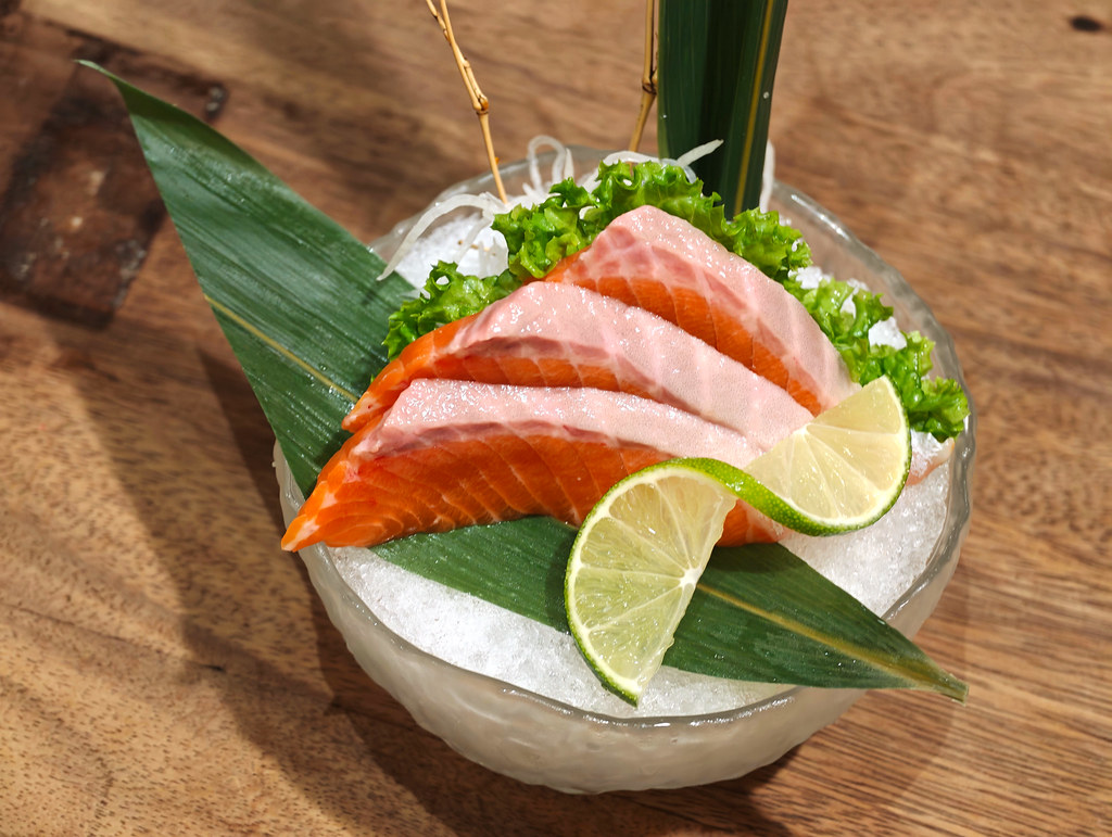 加點鮭魚刺身 Add-on Salmon Sashimi rm$6 @ 新壽司 Shin Zushi USJ10