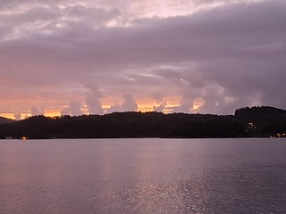 Flickr photo: Clouds In Front Of Setting Sun