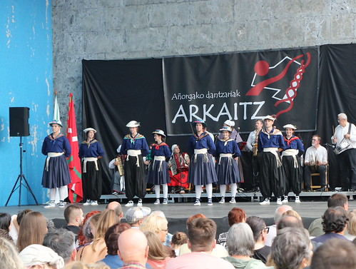 Añorgako Arkaitz dantza taldearen mendeurreneko ekitaldia. (Argazkia: Asier Gonzalez de San Pedro)