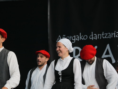 Añorgako Arkaitz dantza taldearen mendeurreneko ekitaldia. (Argazkia: Asier Gonzalez de San Pedro)