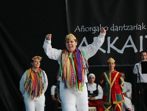 Añorgako Arkaitz dantza taldearen mendeurreneko ekitaldia. (Argazkia: Asier Gonzalez de San Pedro)