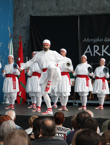 Añorgako Arkaitz dantza taldearen mendeurreneko ekitaldia. (Argazkia: Asier Gonzalez de San Pedro)