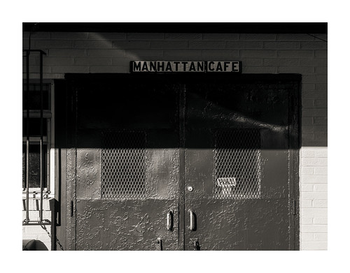 Manhattan Cafe