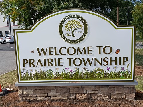 NEW PT Sign W Broad St