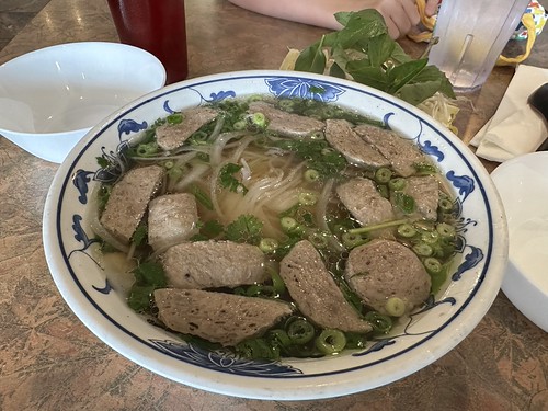 Pho Tau Bay