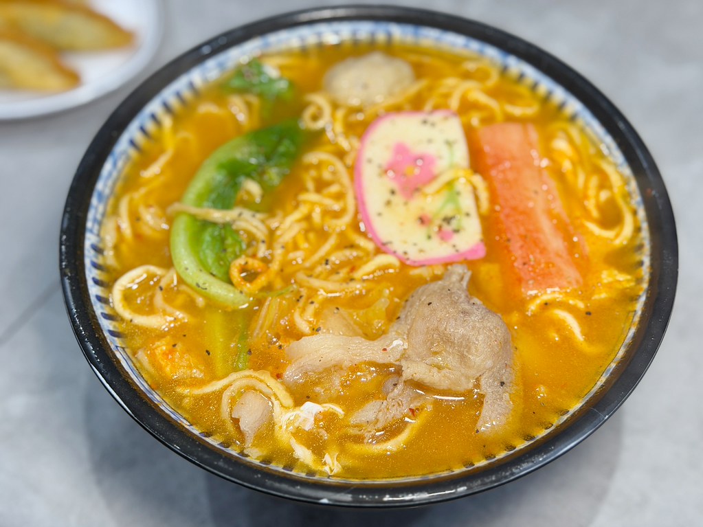 [桃園美食]夜堡-桃園店|營業至凌晨2:30的潮風美式漢堡與暖胃鍋燒意麵宵夜~桃園夜貓子好去處 @VIVIYU小世界
