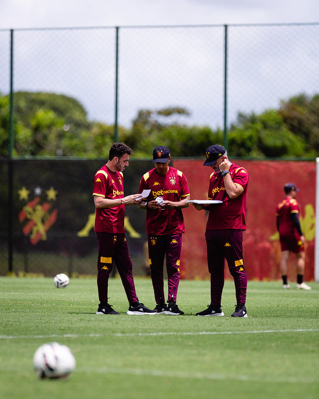Jogadores do Sport Club do Recife participam de treinamento com o comando do Técnico Mariano Soso no CT do Sport, em Recife (PE), nesta terça-feira, 29 de Setembro de 2026, como parte da preparação da equipe para a partida contra a Athletic, válida pela 31ª rodada do Campeonato Brasileiro da Série B. Foto: Paulo Paiva / Sport Club do Recife. Treino CT Sport | 29/09/2026