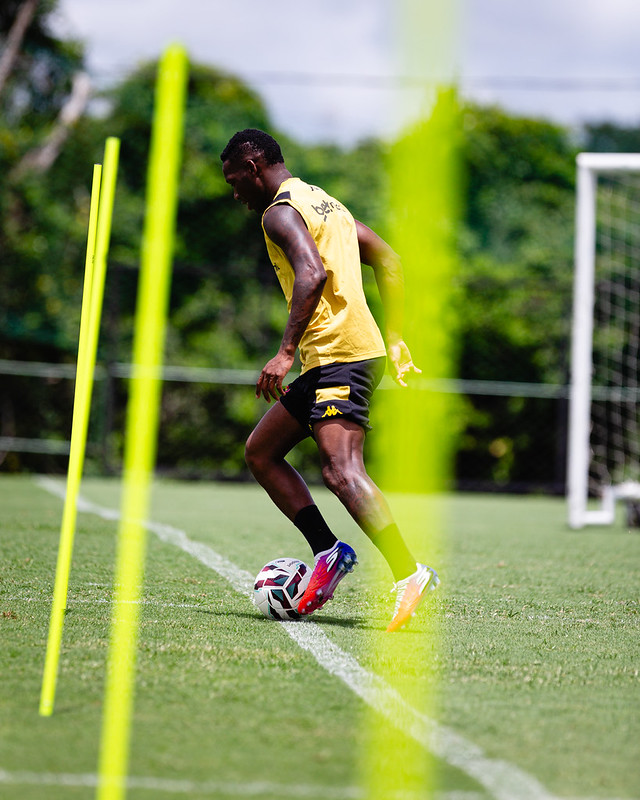 Jogadores do Sport Club do Recife participam de treinamento com o comando do Técnico Mariano Soso no CT do Sport, em Recife (PE), nesta terça-feira, 29 de Setembro de 2026, como parte da preparação da equipe para a partida contra a Athletic, válida pela 31ª rodada do Campeonato Brasileiro da Série B. Foto: Paulo Paiva / Sport Club do Recife. Treino CT Sport | 29/09/2026