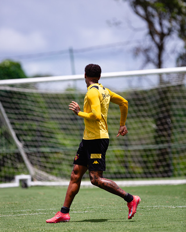 Jogadores do Sport Club do Recife participam de treinamento com o comando do Técnico Mariano Soso no CT do Sport, em Recife (PE), nesta terça-feira, 29 de Setembro de 2026, como parte da preparação da equipe para a partida contra a Athletic, válida pela 31ª rodada do Campeonato Brasileiro da Série B. Foto: Paulo Paiva / Sport Club do Recife. Treino CT Sport | 29/09/2026