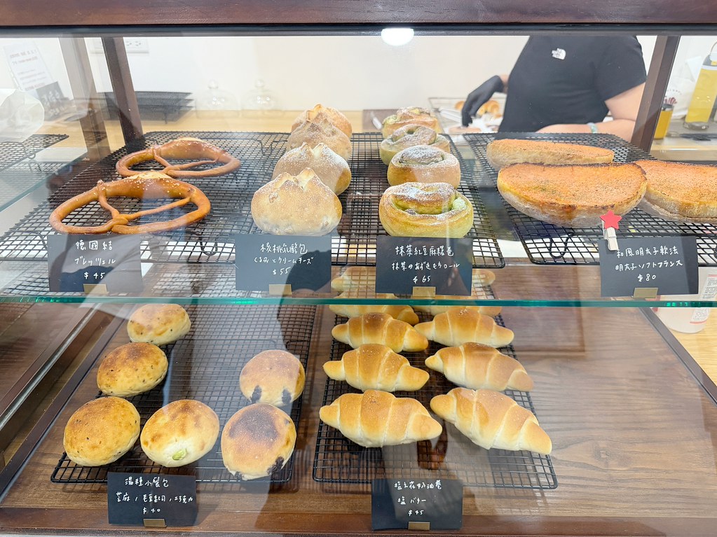 [桃園美食]日和麵包 Hiyori Bakery |桃園後站每週只開三天的麵包工作室~藏身在聖保祿醫院後方巷弄裡 @VIVIYU小世界