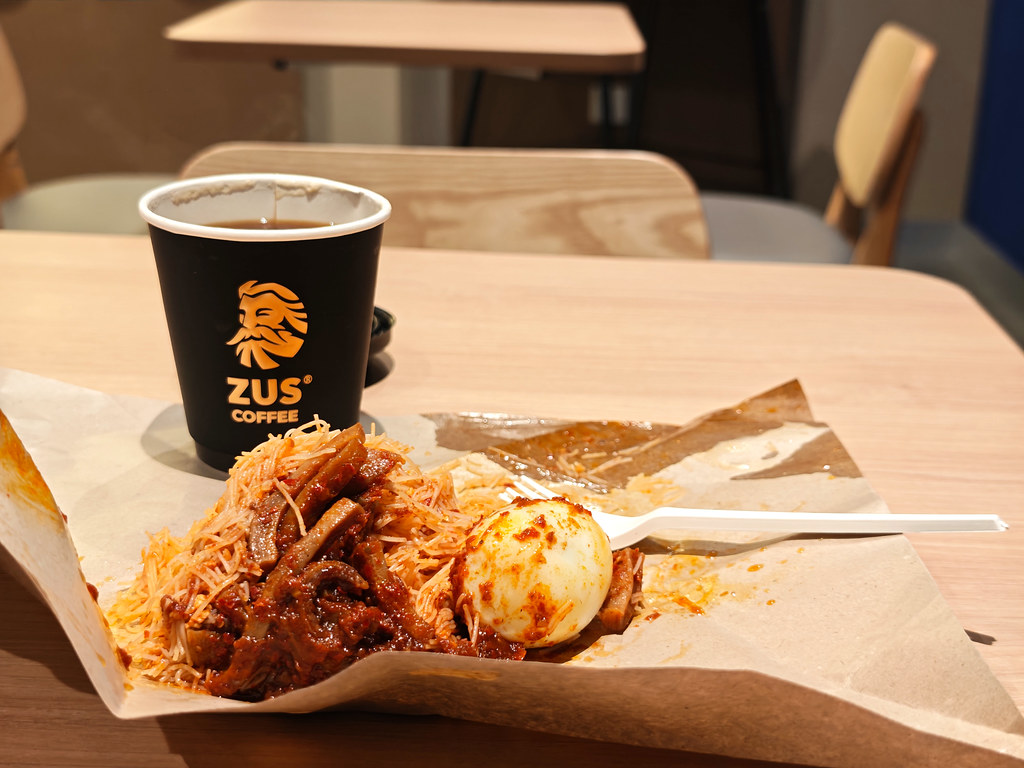 暹羅炒米粉 Mee hoon Siam rm$4.50 & 美式咖啡 SOE Americano rm$9.90 @ ZUS USJ10