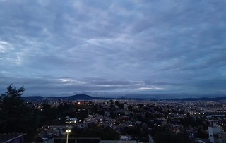 Amanecer nuboso