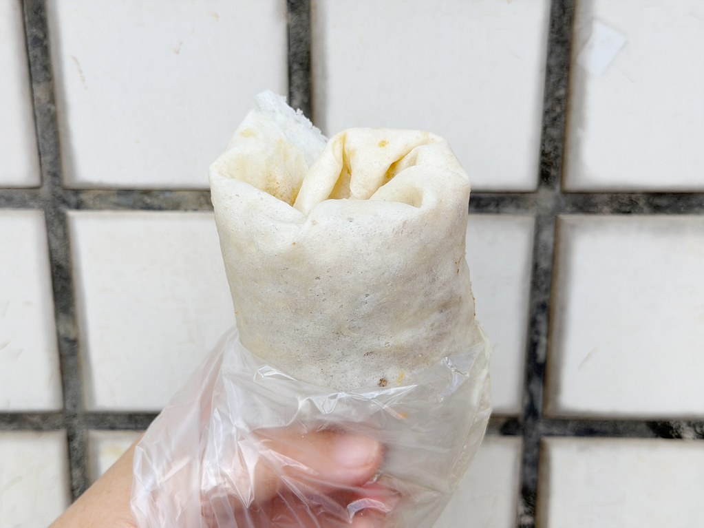 [新北鶯歌]來來現做潤餅|建國路早市銅板美食~35元爆餡古早味潤餅．週三在林口也吃得到呦~ @VIVIYU小世界