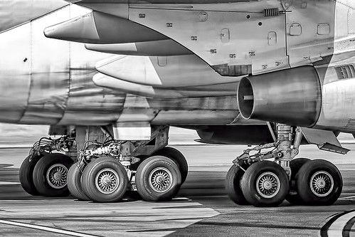 Virgin Atlantic_02_LAX_20Oct2013_Taxi_G-VROC_24-120mm