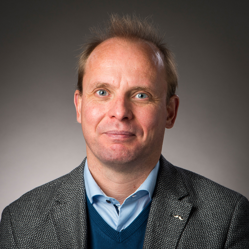 Portrait image of Dr Andreas Schaefer