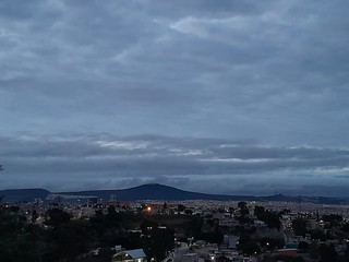 Amanecer nuboso